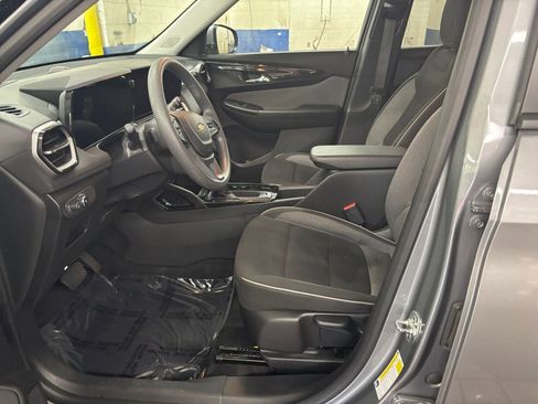 Used 2025 Chevrolet TrailBlazer LT FWD image 22