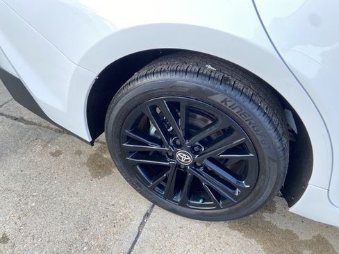 Used 2025 Toyota Camry SE FWD image 31