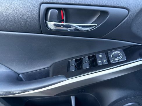 Used 2014 Lexus IS 350 image 12