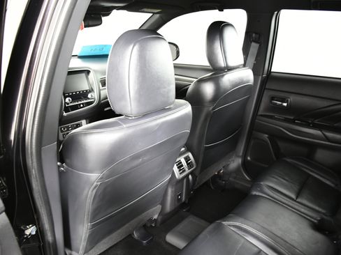 Used 2020 Mitsubishi Outlander SEL image 48