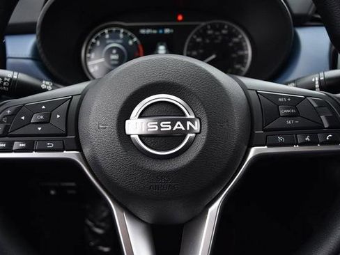 New 2025 Nissan Versa SV image 17