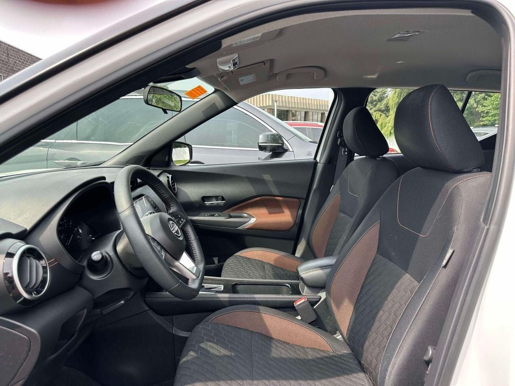 Certified 2023 Nissan Kicks SR FWD image 14