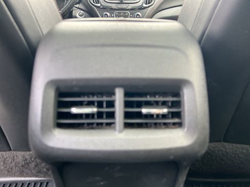 Used 2022 Chevrolet Equinox RS w/ RS Leather Package image 23