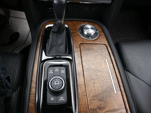 Used 2022 Nissan Armada SL w/ Captain's Chairs Package AWD/4WD image 11