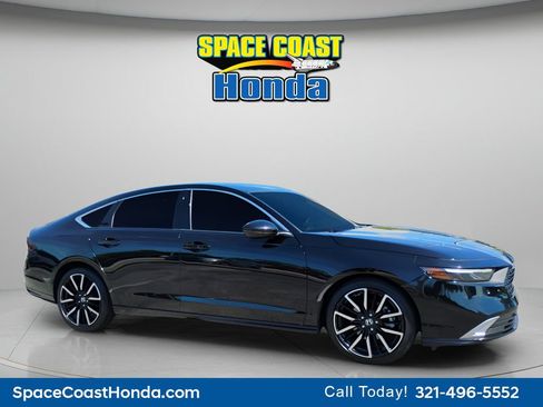 Certified 2023 Honda Accord Touring image 12