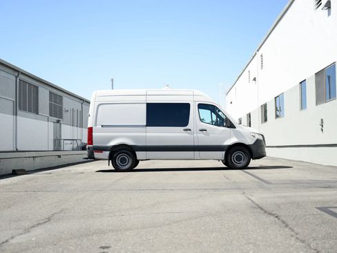 Used 2021 Mercedes-Benz Sprinter 2500 image 15