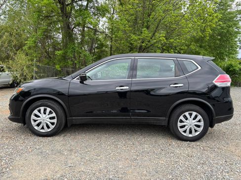 Used 2015 Nissan Rogue S FWD image 2