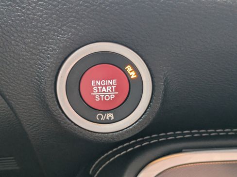 Used 2019 Dodge Challenger SRT Hellcat image 27