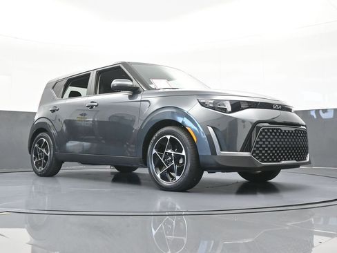 Used 2023 Kia Soul EX image 60