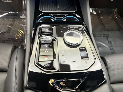 New 2026 BMW i5 w/ Executive Package AWD/4WD image 23