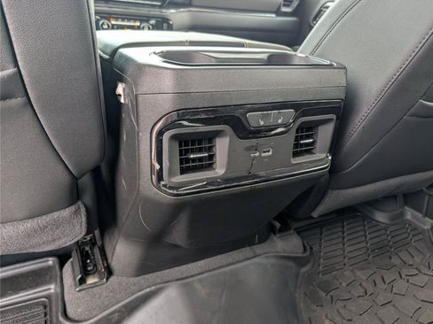 Used 2025 Chevrolet Silverado 2500 ZR2 w/ Technology Package AWD/4WD image 32
