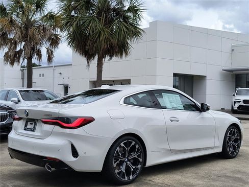 Used 2026 BMW 430i Coupe w/ Premium Package image 4