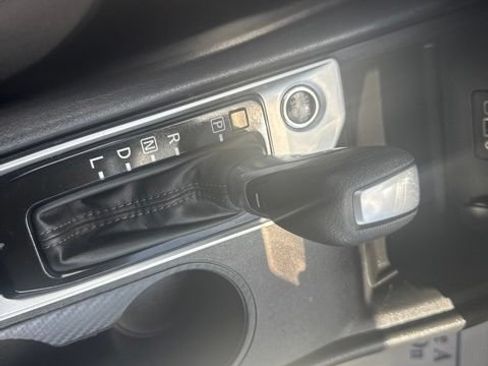 Used 2025 Nissan Altima 2.5 S FWD image 19