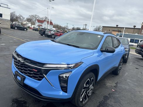 Used 2024 Chevrolet Trax RS image 3