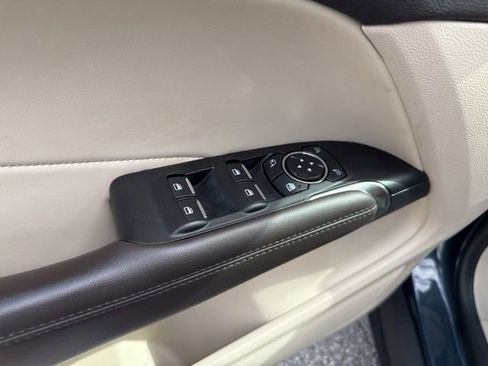 Used 2019 Lincoln MKC Select w/ Select Plus Package AWD/4WD image 25