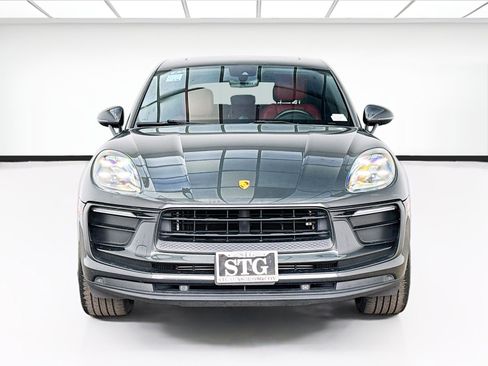 Used 2022 Porsche Macan AWD/4WD image 2