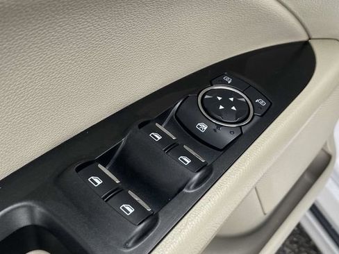 Used 2020 Ford Fusion SEL image 21