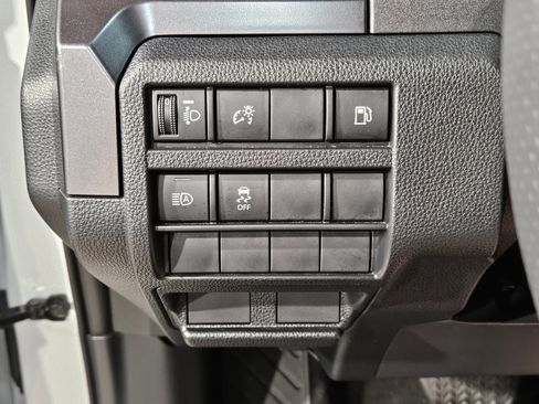 Certified 2025 Toyota 4Runner SR5 AWD/4WD image 25