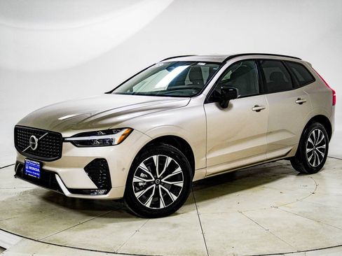 Used 2025 Volvo XC60 B5 Plus image 1