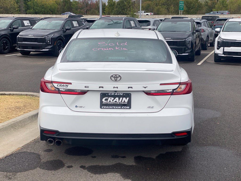 Used 2025 Toyota Camry SE FWD image 6