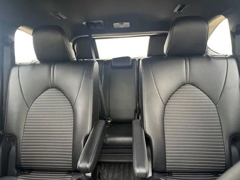 Used 2024 Toyota Highlander XSE AWD/4WD image 19