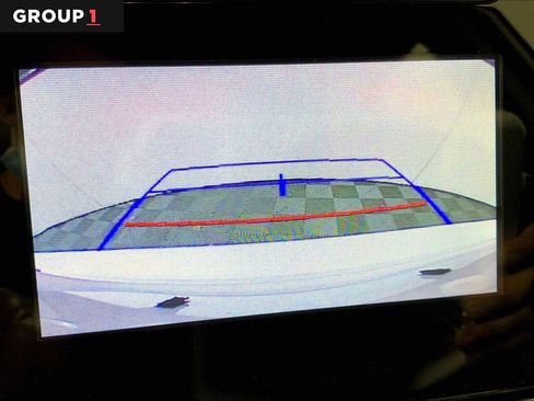 Used 2018 Toyota Corolla LE image 25