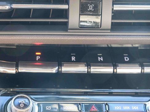 Used 2021 Lincoln Corsair FWD w/ Premium Package image 21