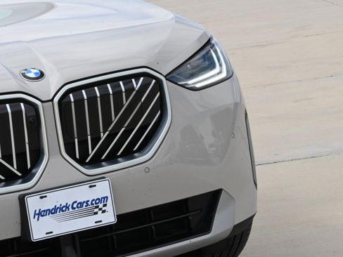 Certified 2025 BMW X3 xDrive30i w/ Premium Package image 7