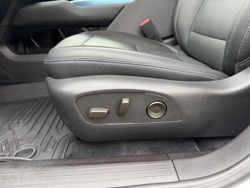 Used 2024 Chevrolet Equinox EV LT FWD image 14