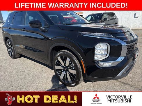 Used 2025 Mitsubishi Outlander SE FWD image 1