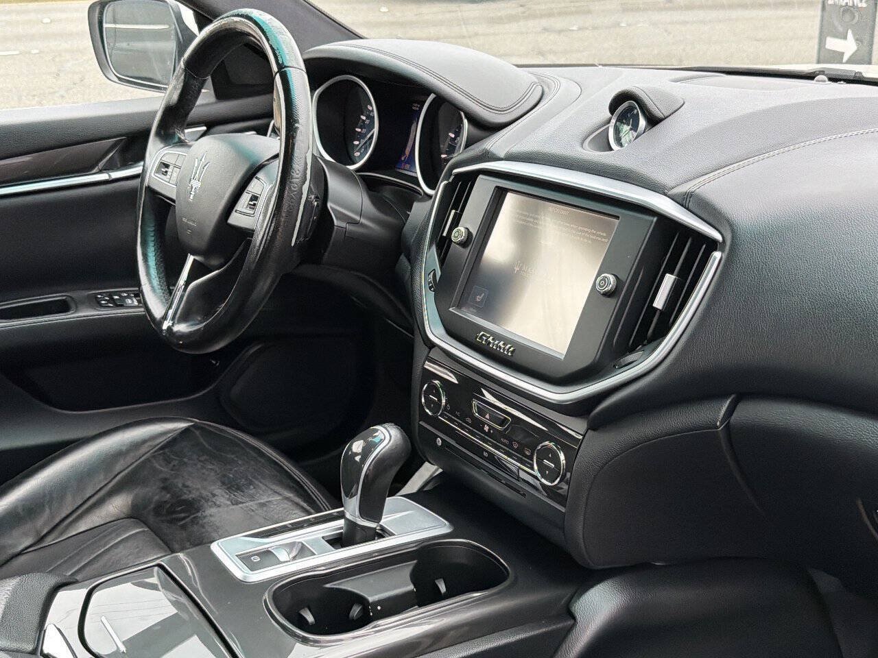 Used 2016 Maserati Ghibli S RWD image 18