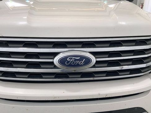 Used 2018 Ford Expedition XLT w/ Equipment Group 202A RWD image 27