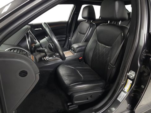 Used 2016 Chrysler 300 C Platinum w/ Safetytec Plus Group image 13