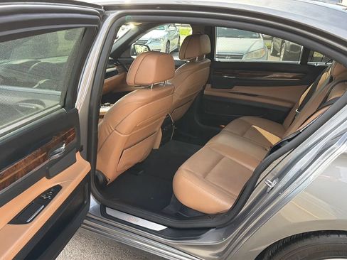 Used 2015 BMW 750Li xDrive w/ Executive Package AWD/4WD image 26