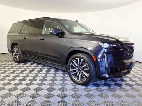 Used 2022 Cadillac Escalade ESV Sport w/ Touring Package AWD/4WD image 3