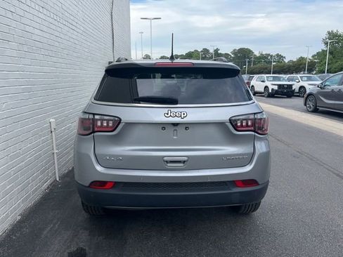 Used 2024 Jeep Compass Limited AWD/4WD image 3