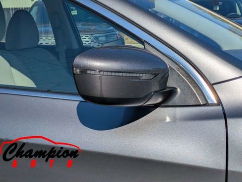 Used 2020 Nissan Rogue Sport SV image 15