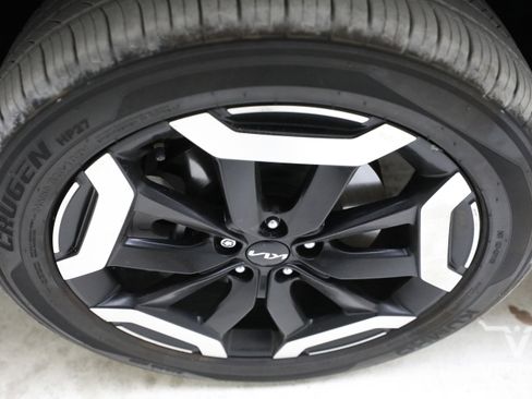 Used 2024 Kia Telluride EX w/ EX Captain's Chair Package FWD image 34