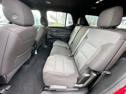 Certified 2023 Chevrolet Traverse LT FWD image 23