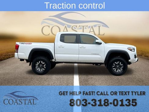 Used 2017 Toyota Tacoma TRD Off-Road w/ Premium & Technology Package image 4
