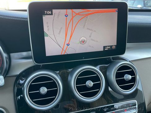 Used 2017 Mercedes-Benz GLC 300 w/ Premium 2 Package image 21