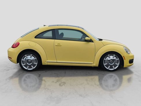Used 2012 Volkswagen Beetle 2.5 FWD image 9