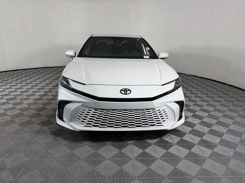 Used 2025 Toyota Camry XSE FWD image 5