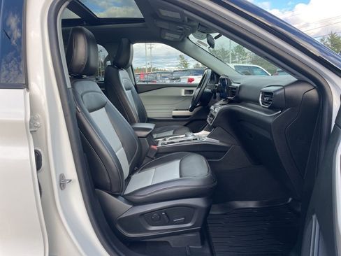 Used 2023 Ford Explorer XLT w/ Equipment Group 202A image 30