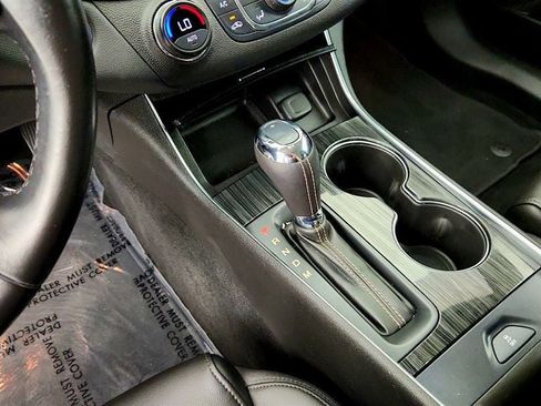 Used 2018 Chevrolet Impala LT FWD image 17