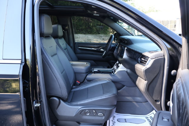 Used 2023 GMC Yukon Denali AWD/4WD image 27