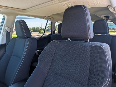 Used 2017 Toyota RAV4 XLE w/ Carpet Mat Package AWD/4WD image 15