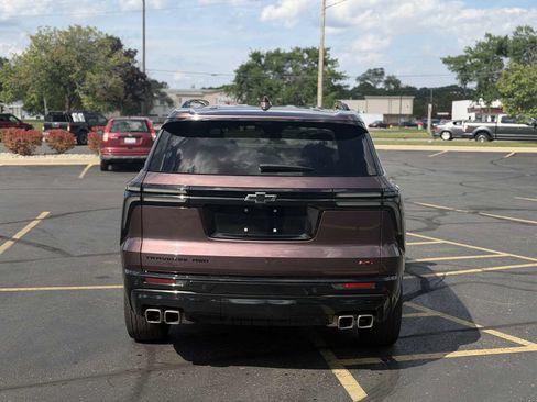 Used 2024 Chevrolet Traverse RS w/ LPO, Floor Liner Package AWD/4WD image 5