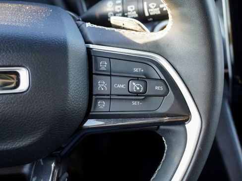 Used 2023 Jeep Grand Cherokee Altitude image 21