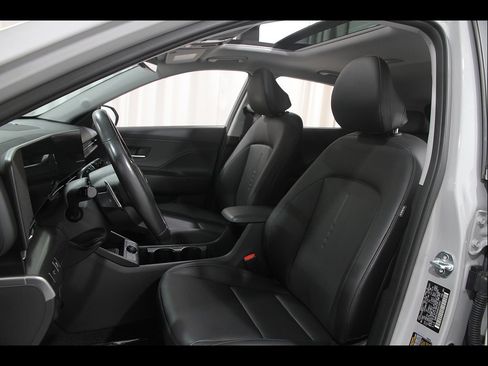 Certified 2024 Hyundai Kona Limited FWD image 5